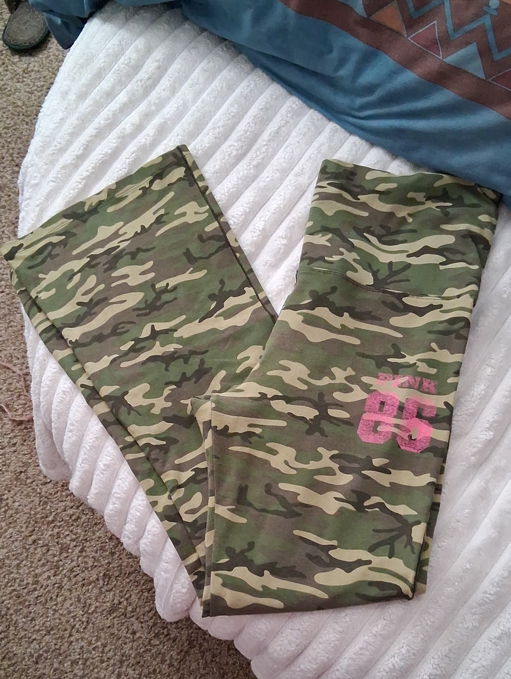 PINK Victoria's Secret Camo Relay Foldover Flare Leggings Large Reg 31" Inseam